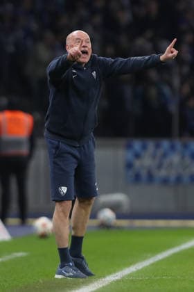 14.03.2025, xtgx, Fussball 2. Bundesliga, Hertha BSC Berlin - VfL Bochum emspor, v.l. Uwe Roesler (Rösler, Bochum, Trainer) gibt Anweisungen, gestikuliert mit den Armen, gesticulate, gives instructions (DFL DFB REGULATIONS PROHIBIT ANY USE OF PHOTOGRAPHS as IMAGE SEQUENCES and or QUASI-VIDEO) Berlin
