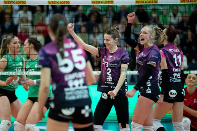 1. Volleyball Bundesliga Frauen: USC Münster vs. Schwarz-Weiss Erfurt; Münster; 14.03.2026 Jubel, Elizabeth Sandbothe ( 2; Schwarz-Weiss Erfurt) und Antonia Greskamp ( 9; Schwarz-Weiss Erfurt) 1. Volleyball Bundesliga Frauen: USC Münster vs. Schwarz-Weiss Erfurt; Sporthalle Berg Fidel; 14.03.2026 Copyright: xBEAUTIFULxSPORTS Duehringx