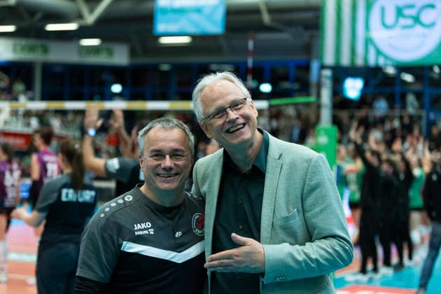 1. Volleyball Bundesliga Frauen: USC Münster vs. Schwarz-Weiss Erfurt; Münster; 14.03.2026 Michael Panse (Präsident; Schwarz-Weiss Erfurt) (links) und Jürgen Aigner (Präsident; USC Münster) (rechts) 1. Volleyball Bundesliga Frauen: USC Münster vs. Schwarz-Weiss Erfurt; Sporthalle Berg Fidel; 14.03.2026 Copyright: xBEAUTIFULxSPORTS Duehringx