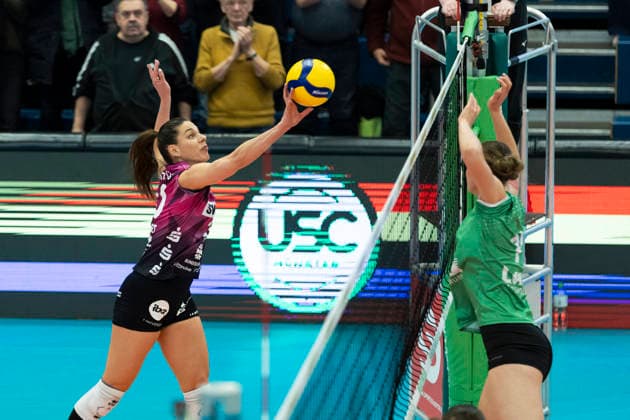 1. Volleyball Bundesliga Frauen: USC Münster vs. Schwarz-Weiss Erfurt; Münster; 14.03.2026 Kinga Szücs ( 10; Schwarz-Weiss Erfurt) gegen Franziska Heil ( 11; USC Münster) 1. Volleyball Bundesliga Frauen: USC Münster vs. Schwarz-Weiss Erfurt; Sporthalle Berg Fidel; 14.03.2026 Copyright: xBEAUTIFULxSPORTS Duehringx
