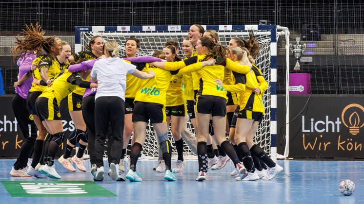 Jubel beim BVB Dortmund über den Finaleinzug, 14.03.2026, Stuttgart (Deutschland), Handball Frauen, Final4 2026, Halbfinale 2, BVB Dortmund - HSG Blomberg-Lippe
