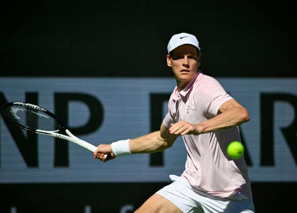 March 14, 2026 Jannik Sinner (ITA) returns a shot against Alexander Zverev (GER) during their semifinal match at the BNP Paribas Open held at the Indian Wells Tennis Garden in Indian Wells, California. Mandatory Photo Credit : CSM Indian Wells United States of America - ZUMAc04_ 20260314_zma_c04_043 Copyright: xCharlesxBausx
