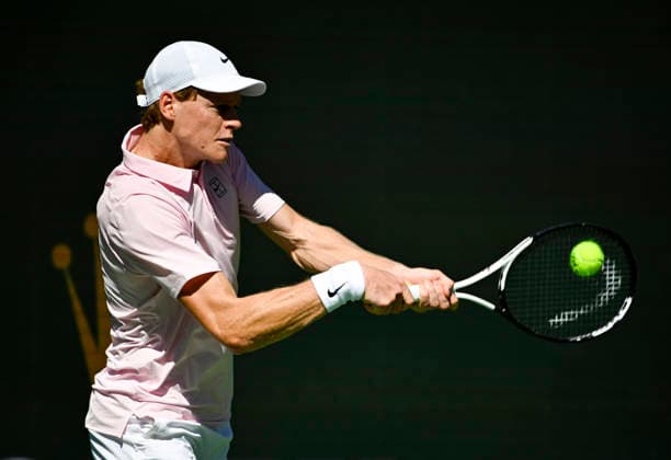 March 14, 2026 Jannik Sinner (ITA) returns a shot against Alexander Zverev (GER) during their semifinal match at the BNP Paribas Open held at the Indian Wells Tennis Garden in Indian Wells, California. Mandatory Photo Credit : CSM Indian Wells United States of America - ZUMAc04_ 20260314_zma_c04_053 Copyright: xCharlesxBausx