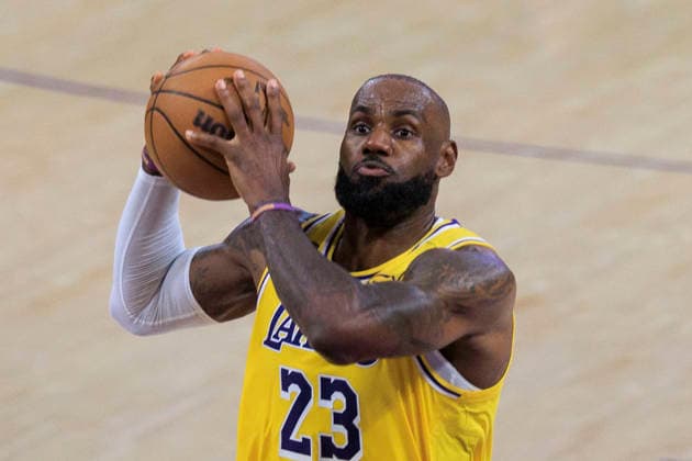 March 14, 2026, Los Angeles, California, USA: LeBron James 23 of the Los Angeles Lakers during their regular season NBA, Basketball Herren, USA game against the Denver Nuggets on Saturday March 14, 2026 at Crypto.com Arena in Los Angeles, California. ARIANA RUIZ PI Lakers Vs. Nuggets  - ZUMAp124 20260314_zaa_p124_014 Copyright: xArianaxRuizx