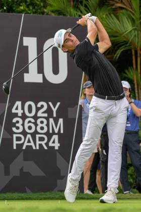 March 15, 2026, Singapore, Ingapore, Singapore: Leader, Joaquin Niemann from Chile, hits off on the 10th hole. Final Round of the LIV Golf in Singapore Final Round Of The LIV Golf In Singapore  - ZUMAr144 20260315_zap_r144_002 Copyright: xJaynexRussellx