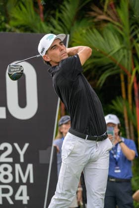 March 15, 2026, Singapore, Ingapore, Singapore: Leader, Joaquin Niemann from Chile, hits off on the 10th hole. Final Round of the LIV Golf in Singapore Final Round Of The LIV Golf In Singapore  - ZUMAr144 20260315_zap_r144_004 Copyright: xJaynexRussellx