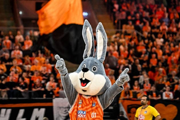 GER, BBL, ratiopharm Ulm vs Science City Jena 14.03.2026, ratiopharm arena, Neu-Ulm, GER, BBL, ratiopharm Ulm vs Science City Jena, im Bild das Ulmer Maskottchen Spass