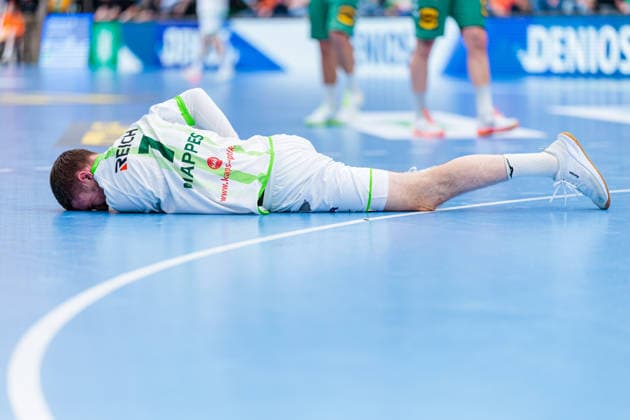 Dominik Mappes (HSG Wetzlar, 07) liegt am Boden GER, GWD Minden vs. HSG Wetzlar, Handball, 1. Bundesliga, 25. Spieltag, Spielzeit 2025 2026, 14.03.2026 GER, GWD Minden vs. HSG Wetzlar, Handball, 1. Bundesliga, 25. Spieltag, Spielzeit 2025 2026, 14.03.2026 Minden Copyright: xEibner-Pressefoto JanxRollingerx EP_JSK