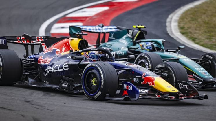 SHANGHAI - Max Verstappen (Oracle Red Bull Racing) and Fernando Alonso (Aston Martin Aramco Formula One Team) in action during the race at the Shanghai International Circuit ahead of the Chinese Grand Prix. SANDER KONING ANP xVIxANPxSportx xxANPxIVx 553378123 originalFilename: 553378123.jpg