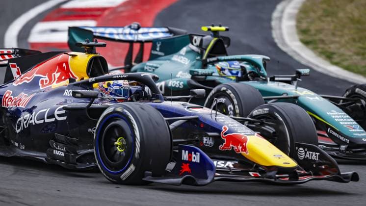 SHANGHAI - Max Verstappen (Oracle Red Bull Racing) and Fernando Alonso (Aston Martin Aramco Formula One Team) in action during the race at the Shanghai International Circuit ahead of the Chinese Grand Prix. SANDER KONING ANP xVIxANPxSportx xxANPxIVx 553378126 originalFilename: 553378126.jpg