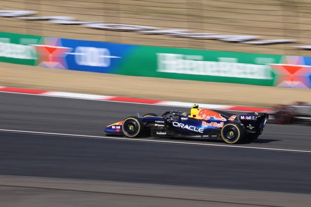 SHANGHAI, CHINA - MARCH 14: A F1 driver competes in the Qualifying Race during the 2026 Formula 1 Chinese Grand Prix at the Shanghai International Circuit on March 14, 2026 in Shanghai, China. The 2026 Formula 1 Chinese Grand Prix takes place at the Shanghai International Circuit from March 13 to 15.  Copyright: xVCGx 111628098791