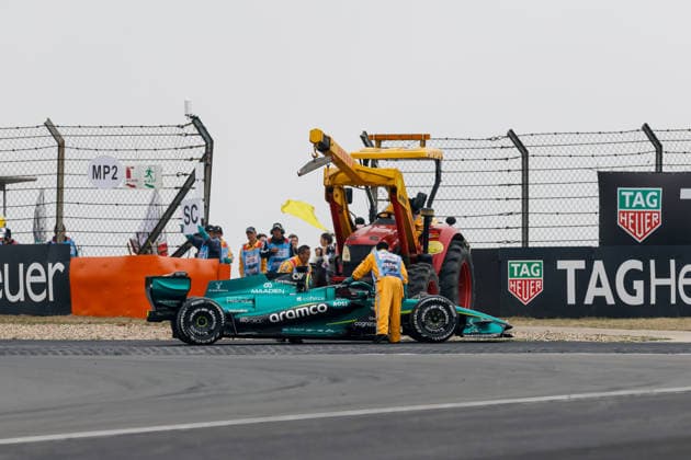CHINA-MOTORSPORTS F1-SHANGHAI The Aston Martin F1 Car being recovered at Shanghai International Circuit during the race at the F1 Chinese Grand Prix, Shanghai, China, March 15, 2026. NEXPHER Peter Li SHANGHAI