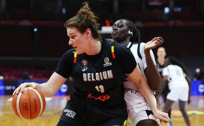 Belgium s Kyara Linskens fights for the ball during a basket game between Belgium s national team, Nationalteam Belgian Cats and South Sudan, in Wuhan, China, on Sunday 15 March 2026, the fourth game (out of 5) of the qualifications phase for the World Cup Basket tournament. NIKOLAxKRSTIC  x167536375x