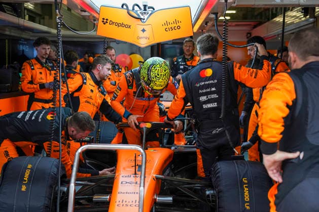 FORMULA ONE CHINESE GRAND PRIX 2026 Lando Norris 1 (GBR) McLaren in his garage before the race during the Formula 1 Heineken Chinese Grand Prix 2026, 2nd round of the 2026 Formula One World Championship, WM, Weltmeisterschaft from March 13 to 15, 2026 at the Shanghai International Circuit, Shanghai, China. Credit: Robbie Hoad Every Second Media Editorial use only. All images are copyright Every Second Media Limited. No images may be reproduced without prior permission. Copyright: xIMAGO EveryxSecondxMediax ESM-1853-0381 RobbiexHoadx xEveryxSecondxMediax