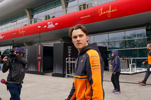 FORMULA ONE CHINESE GRAND PRIX 2026 Oscar Piastri 81 (AUS) McLaren in the paddock after failing to start the race during the Formula 1 Heineken Chinese Grand Prix 2026, 2nd round of the 2026 Formula One World Championship, WM, Weltmeisterschaft from March 13 to 15, 2026 at the Shanghai International Circuit, Shanghai, China. Credit: Robbie Hoad Every Second Media Editorial use only. All images are copyright Every Second Media Limited. No images may be reproduced without prior permission. Copyright: xIMAGO EveryxSecondxMediax ESM-1853-0385 RobbiexHoadx xEveryxSecondxMediax