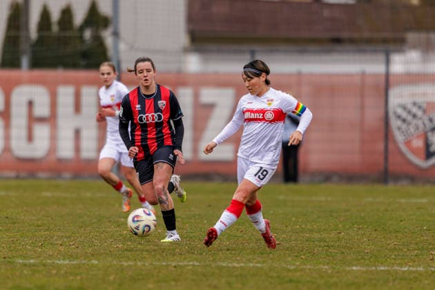 Ingolstadt, Deutschland 15. März 2026: 2.BL - Frauen - 2025 2026 - FC Ingolstadt 04 gegen VfB Stuttgart Im Bild: v. li. im Zweikampf Lara Felix (FCI) und Yuka Hirano (VfB) ESV-Stadion Bayern Copyright: xFotostandx xSchäferx