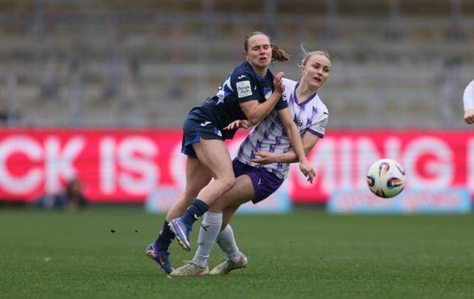 GER, Hoffenheim, TSG Hoffenheim vs SGS Essen, Google Pixel Frauen Bundesliga, Fussball, DFB, Spielzeit 2025 2026, Dietmar-Hopp-Stadion, 20. Spieltag im Bild v.l.: Marie Steiner (TSG Hoffenheim Frauen 19), Paula Flach (SGS Essen Frauen 5), Zweikampf DFB DFL REGULATIONS PROHIBIT ANY USE OF PHOTOGRAPHS AS IMAGE SEQUENCES AND OR QUASI-VIDEO, 15.03.2026 Copyright: HMBxMedia HendrikxHamelau