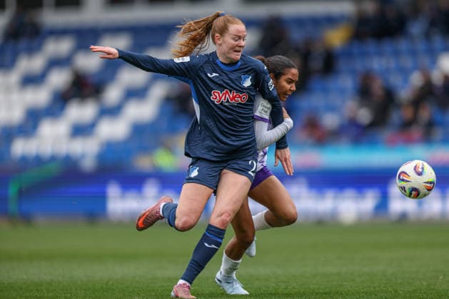 GER, Hoffenheim, TSG Hoffenheim vs SGS Essen, Google Pixel Frauen Bundesliga, Fussball, DFB, Spielzeit 2025 2026, Dietmar-Hopp-Stadion, 20. Spieltag im Bild v.l.: Nikà e van Dijk (TSG Hoffenheim Frauen 25), Ella Touon (SGS Essen Frauen 32), Zweikampf DFB DFL REGULATIONS PROHIBIT ANY USE OF PHOTOGRAPHS AS IMAGE SEQUENCES AND OR QUASI-VIDEO, 15.03.2026 Copyright: HMBxMedia HendrikxHamelau