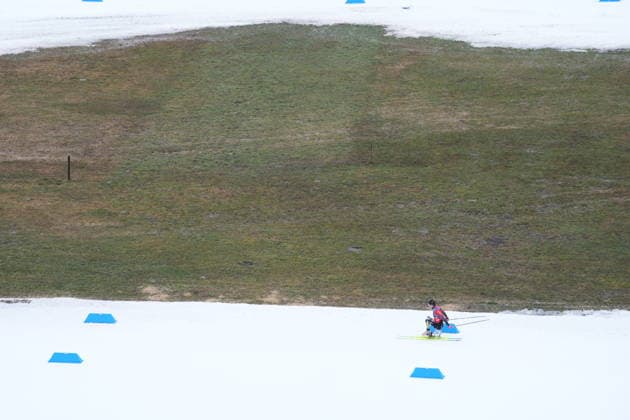 (260315) -- TESERO, March 15, 2026 -- Zheng Peng of China competes during the para cross-country skiing men s 20km interval start sitting at the Milan-Cortina 2026 Paralympic Winter games, Winterspiele,Spiele, Summer games in Tesero, Italy, March 15, 2026. ) (SP)ITALY-TESERO-PARALYMPIC WINTER GAMES-PARA CROSS-COUNTRY SKIING-MEN S 20KM INTERVAL START SITTING LianxZhen 