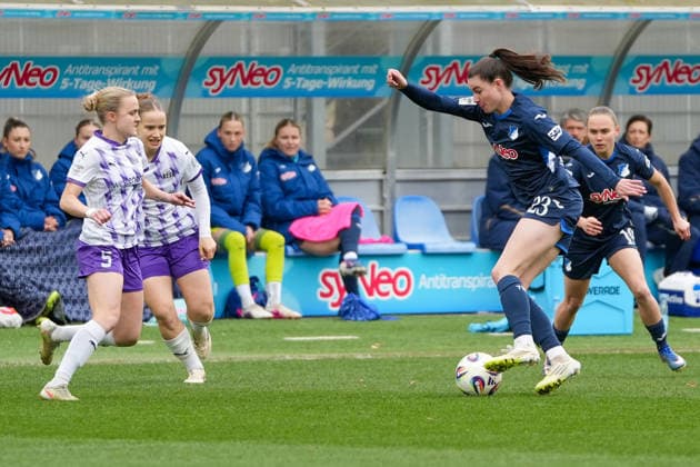 Google Pixel Frauen-Bundesliga: TSG Hoffenheim vs SGS Essen, Dietmar-Hopp-Stadion, 15.03.2026 Am Ball Chiara Hahn (TSG Hoffenheim Frauen, 23) Google Pixel Frauen-Bundesliga: TSG Hoffenheim vs SGS Essen, Dietmar-Hopp-Stadion, 15.03.2026 DFB DFL REGULATIONS PROHIBIT ANY USE OF PHOTOGRAPHS AS IMAGE SEQUENCES AND OR QUASI-VIDEO. Copyright: xBEAUTILUSxSPORTS Hillx