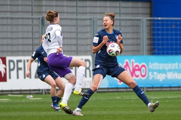 Google Pixel Frauen-Bundesliga: TSG Hoffenheim vs SGS Essen, Dietmar-Hopp-Stadion, 15.03.2026 Zweikampf zwischen Valesca Ampoorter (TSG Hoffenheim Frauen, 18) und Beke Sterner (SGS Essen Frauen, 19) Google Pixel Frauen-Bundesliga: TSG Hoffenheim vs SGS Essen, Dietmar-Hopp-Stadion, 15.03.2026 DFB DFL REGULATIONS PROHIBIT ANY USE OF PHOTOGRAPHS AS IMAGE SEQUENCES AND OR QUASI-VIDEO. Copyright: xBEAUTILUSxSPORTS Hillx