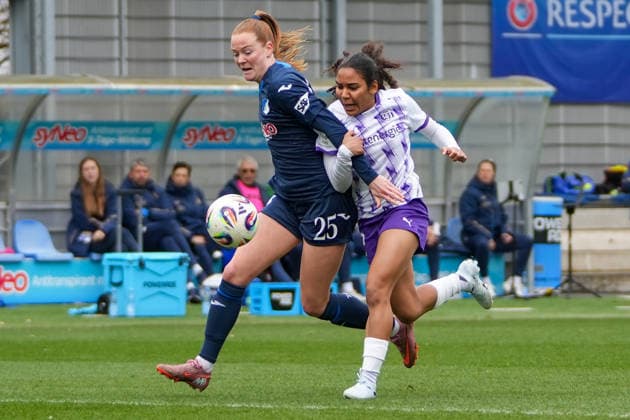Google Pixel Frauen-Bundesliga: TSG Hoffenheim vs SGS Essen, Dietmar-Hopp-Stadion, 15.03.2026 Zweikampf zwischen NikÃ e van Dijk (TSG Hoffenheim Frauen, 25) und Ella Touon (SGS Essen Frauen, 32) Google Pixel Frauen-Bundesliga: TSG Hoffenheim vs SGS Essen, Dietmar-Hopp-Stadion, 15.03.2026 DFB DFL REGULATIONS PROHIBIT ANY USE OF PHOTOGRAPHS AS IMAGE SEQUENCES AND OR QUASI-VIDEO. Copyright: xBEAUTILUSxSPORTS Hillx