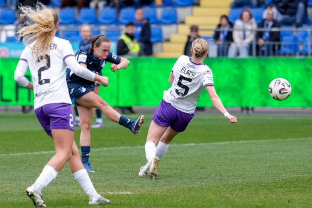 v.li.: Julie Terlinden (SGS, 2), Torschützin Marie Steiner (TSG, 19), Paula Flach (SGS, 5), erzielt das Tor zum 1:0, Treffer, Torerfolg, Highlight, Action, Aktion, Spielszene, 15.03.2026, Sinsheim (Hoffenheim) (Deutschland), Fussball, Google Pixel Frauen-Bundesliga, TSG 1899 Hoffenheim - SGS Essen, DFB DFL REGULATIONS PROHIBIT ANY USE OF PHOTOGRAPHS AS IMAGE SEQUENCES AND OR QUASI-VIDEO.