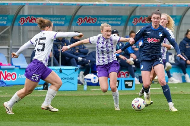 Google Pixel Frauen-Bundesliga: TSG Hoffenheim vs SGS Essen, Dietmar-Hopp-Stadion, 15.03.2026 Am Ball Chiara Hahn (TSG Hoffenheim Frauen, 23) Google Pixel Frauen-Bundesliga: TSG Hoffenheim vs SGS Essen, Dietmar-Hopp-Stadion, 15.03.2026 DFB DFL REGULATIONS PROHIBIT ANY USE OF PHOTOGRAPHS AS IMAGE SEQUENCES AND OR QUASI-VIDEO. Copyright: xBEAUTILUSxSPORTS Hillx