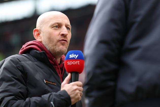 15.03.2026, xrekx, Fussball 2.Bundesliga, 1.FC Kaiserslautern - Karlsruher SC v.l. Torsten Lieberknecht Trainer (1.FC Kaiserslautern) bei SKY (DFL DFB REGULATIONS PROHIBIT ANY USE OF PHOTOGRAPHS as IMAGE SEQUENCES and or QUASI-VIDEO) Kaiserslautern