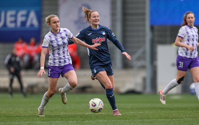 GER, Hoffenheim, TSG Hoffenheim vs SGS Essen, Google Pixel Frauen Bundesliga, Fussball, DFB, Spielzeit 2025 2026, Dietmar-Hopp-Stadion, 20. Spieltag im Bild v.l.: Paula Flach (SGS Essen Frauen 5), Nikà e van Dijk (TSG Hoffenheim Frauen 25) DFB DFL REGULATIONS PROHIBIT ANY USE OF PHOTOGRAPHS AS IMAGE SEQUENCES AND OR QUASI-VIDEO, 15.03.2026 Copyright: HMBxMedia HendrikxHamelau