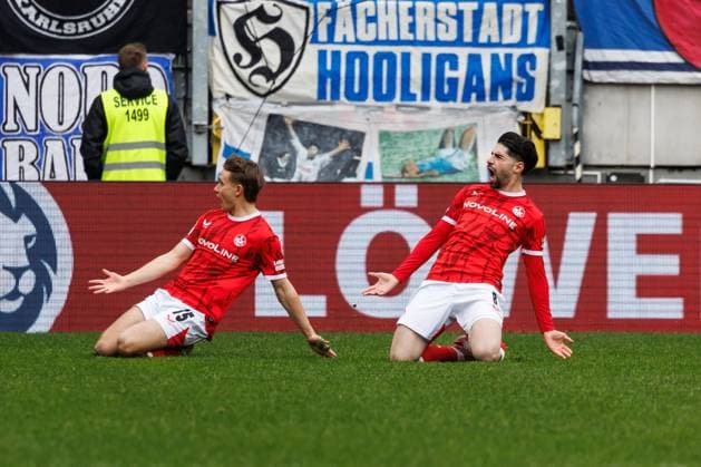 Semi Sahin (1.FC Kaiserslautern) bejubelt den Treffer zum 1:0 mit Naatan Skyttae (1.FC Kaiserslautern), 1. FC Kaiserslautern vs Karlsruher SC, Fussball, 2. Bundesliga, 26. Spieltag, Saison 2025 2026, 15.03.2026 1. FC Kaiserslautern vs Karlsruher SC, Fussball, 2. Bundesliga, 26. Spieltag, Saison 2025 2026, 15.03.2026