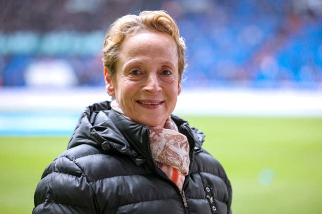 15.03.2026, Fußball, FC Schalke 04 - Hannover 96, 26. Spieltag, 2. Fußball Bundesliga, Veltins-Arena Gelsenkirchen, Saison 2025 2026: Isabell Werth (Reiten Dressur Dressurreiterin Reiterin Dressurreiten) DFB regulations prohibit any use of photographs as image sequences and or quasi-video. Nordrhein-Westfalen Deutschland