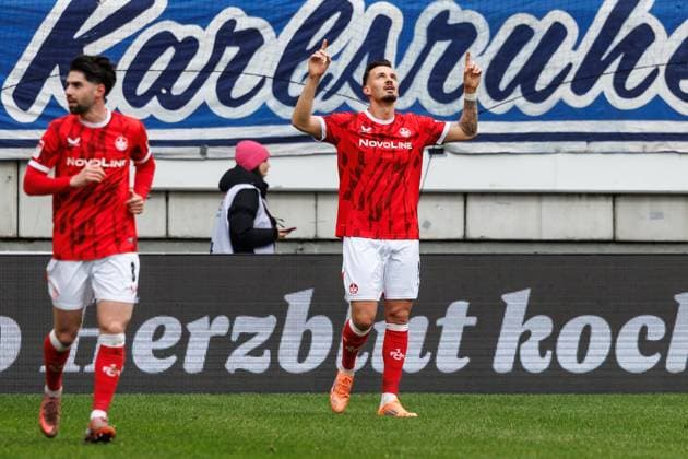 Tobias Raschl (1.FC Kaiserslautern) bejubelt den Treffer zum 2:0, 1. FC Kaiserslautern vs Karlsruher SC, Fussball, 2. Bundesliga, 26. Spieltag, Saison 2025 2026, 15.03.2026 1. FC Kaiserslautern vs Karlsruher SC, Fussball, 2. Bundesliga, 26. Spieltag, Saison 2025 2026, 15.03.2026