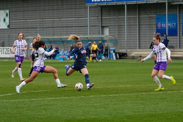 Google Pixel Frauen-Bundesliga: TSG Hoffenheim vs SGS Essen, Dietmar-Hopp-Stadion, 15.03.2026 Torschuss und Torschützin von Janna Grimm (TSG Hoffenheim Frauen, 26), Tor zum 3:0 für TSG Hoffenheim Frauen Google Pixel Frauen-Bundesliga: TSG Hoffenheim vs SGS Essen, Dietmar-Hopp-Stadion, 15.03.2026 DFB DFL REGULATIONS PROHIBIT ANY USE OF PHOTOGRAPHS AS IMAGE SEQUENCES AND OR QUASI-VIDEO. Copyright: xBEAUTILUSxSPORTS Hillx