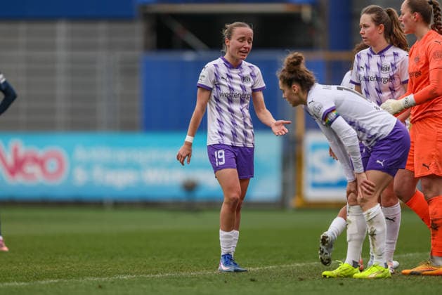 GER, Hoffenheim, TSG Hoffenheim vs SGS Essen, Google Pixel Frauen Bundesliga, Fussball, DFB, Spielzeit 2025 2026, Dietmar-Hopp-Stadion, 20. Spieltag im Bild: Enttäuschung und Frust bei Beke Sterner (SGS Essen Frauen 19) nach der Niederlage in Hoffenheim, Emotionen DFB DFL REGULATIONS PROHIBIT ANY USE OF PHOTOGRAPHS AS IMAGE SEQUENCES AND OR QUASI-VIDEO, 15.03.2026 Copyright: HMBxMedia HendrikxHamelau