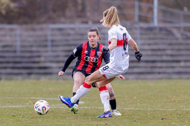Ingolstadt, Deutschland 15. März 2026: 2.BL - Frauen - 2025 2026 - FC Ingolstadt 04 gegen VfB Stuttgart Im Bild: v. li. im Zweikampf Lara Felix (FCI) und Maximiliane Rall (VfB) ESV-Stadion Bayern Copyright: xFotostandx xSchäferx