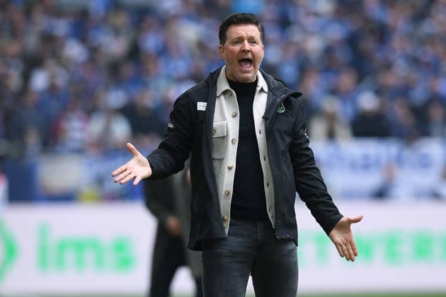 Fußball 2. Bundesliga 26. Spieltag FC Schalke 04 - Hannover 96 am 15.03.2026 in der Veltins Arena in Gelsenkirchen Christian Titz ( Trainer Cheftrainer Hannover ) DFL regulations prohibit any use of photographs as image sequences and or quasi-video.