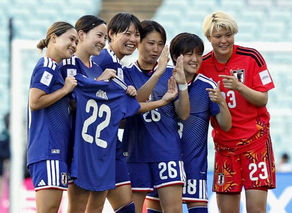 Football: Women s Asian Cup Japan players pose for a photo after qualifying for the Women s World Cup with their Asian Cup quarterfinal win over the Philippines in Sydney on March 15, 2026.  A14AA0005386324P