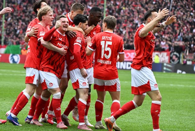 Fussball - 2. Bundesliga - Saison 2025 26 1. FC Kaiserslautern 15.03.2026 Fritz-Walter-Stadion 1. FC Kaiserslautern (fck) - Karlsruher SC (ksc) Semih SAHIN (1. FC Kaiserslautern), mi, erzielte das 1:0 1. FC Kaiserslautern