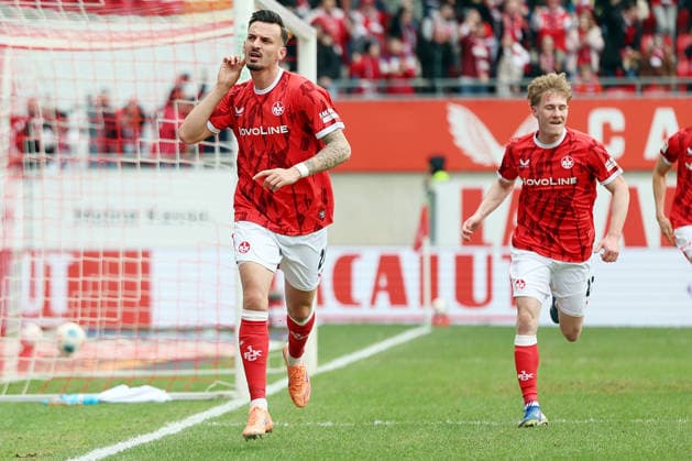 15.03.2026, xrekx, Fussball 2.Bundesliga, 1.FC Kaiserslautern - Karlsruher SC v.l. Torjubel nach dem Tor zum celebrating the goal celebrate 2:0 durch Mergim Berisha (1.FC Kaiserslautern) (DFL DFB REGULATIONS PROHIBIT ANY USE OF PHOTOGRAPHS as IMAGE SEQUENCES and or QUASI-VIDEO) Kaiserslautern