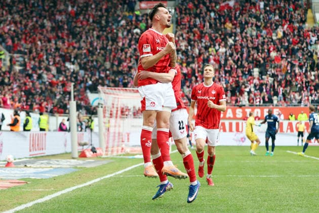 15.03.2026, xrekx, Fussball 2.Bundesliga, 1.FC Kaiserslautern - Karlsruher SC v.l. Torjubel nach dem Tor zum celebrating the goal celebrate 2:0 durch Mergim Berisha (1.FC Kaiserslautern) (DFL DFB REGULATIONS PROHIBIT ANY USE OF PHOTOGRAPHS as IMAGE SEQUENCES and or QUASI-VIDEO) Kaiserslautern