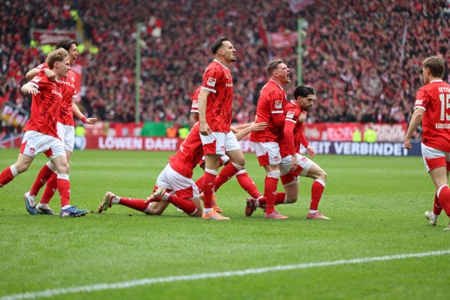 15.03.2026, xrekx, Fussball 2.Bundesliga, 1.FC Kaiserslautern - Karlsruher SC v.l. Torjubel nach dem Tor zum celebrating the goal celebrate 1:0 durch Semih Sahin (1.FC Kaiserslautern) (DFL DFB REGULATIONS PROHIBIT ANY USE OF PHOTOGRAPHS as IMAGE SEQUENCES and or QUASI-VIDEO) Kaiserslautern