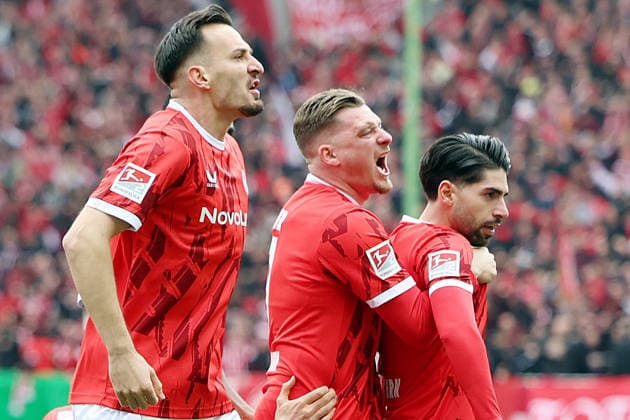15.03.2026, xrekx, Fussball 2.Bundesliga, 1.FC Kaiserslautern - Karlsruher SC v.l. Torjubel nach dem Tor zum celebrating the goal celebrate 1:0 durch Semih Sahin (1.FC Kaiserslautern) mit Mergim Berisha (1.FC Kaiserslautern) Marlon Ritter (1.FC Kaiserslautern) (DFL DFB REGULATIONS PROHIBIT ANY USE OF PHOTOGRAPHS as IMAGE SEQUENCES and or QUASI-VIDEO) Kaiserslautern