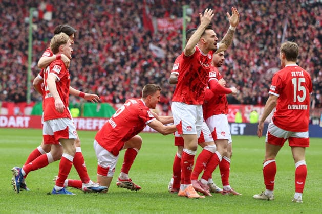 15.03.2026, xrekx, Fussball 2.Bundesliga, 1.FC Kaiserslautern - Karlsruher SC v.l. Torjubel nach dem Tor zum celebrating the goal celebrate 1:0 durch Semih Sahin (1.FC Kaiserslautern) mit Mergim Berisha (1.FC Kaiserslautern) (DFL DFB REGULATIONS PROHIBIT ANY USE OF PHOTOGRAPHS as IMAGE SEQUENCES and or QUASI-VIDEO) Kaiserslautern