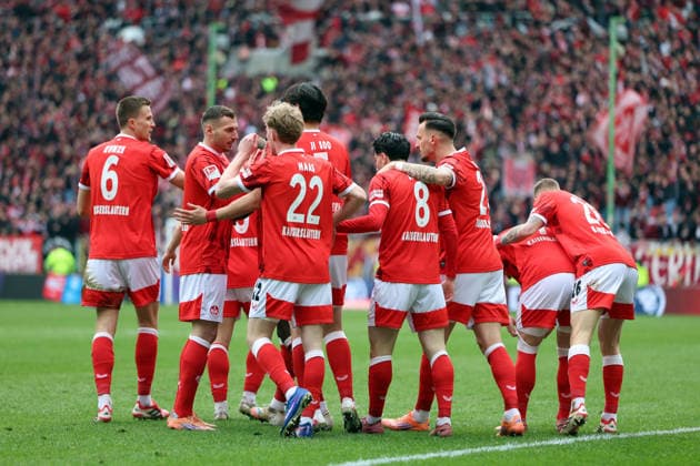 15.03.2026, xrekx, Fussball 2.Bundesliga, 1.FC Kaiserslautern - Karlsruher SC v.l. Torjubel nach dem Tor zum celebrating the goal celebrate 1:0 durch Semih Sahin (1.FC Kaiserslautern) (DFL DFB REGULATIONS PROHIBIT ANY USE OF PHOTOGRAPHS as IMAGE SEQUENCES and or QUASI-VIDEO) Kaiserslautern