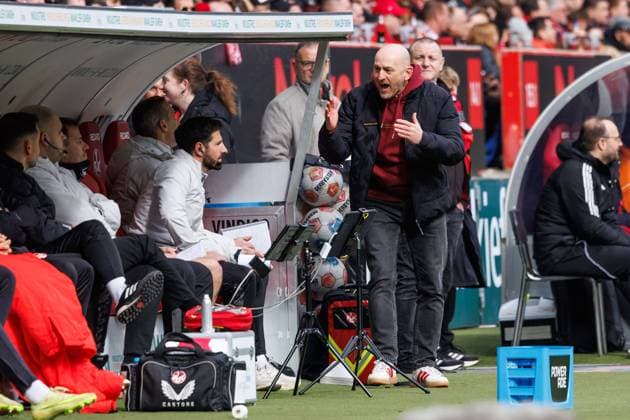 Thorsten Lieberknecht (Trainer 1.FC Kaiserslautern) unzufrieden, 1. FC Kaiserslautern vs Karlsruher SC, Fussball, 2. Bundesliga, 26. Spieltag, Saison 2025 2026, 15.03.2026 1. FC Kaiserslautern vs Karlsruher SC, Fussball, 2. Bundesliga, 26. Spieltag, Saison 2025 2026, 15.03.2026