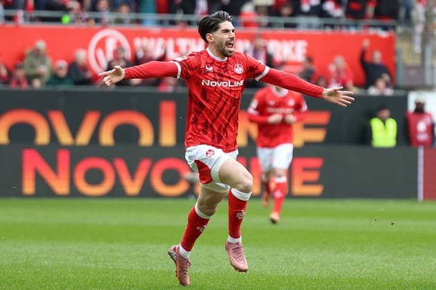 15.03.2026, xrekx, Fussball 2.Bundesliga, 1.FC Kaiserslautern - Karlsruher SC v.l. Torjubel nach dem Tor zum celebrating the goal celebrate 1:0 durch Semih Sahin (1.FC Kaiserslautern) (DFL DFB REGULATIONS PROHIBIT ANY USE OF PHOTOGRAPHS as IMAGE SEQUENCES and or QUASI-VIDEO) Kaiserslautern