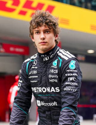 FORMULA ONE CHINESE GRAND PRIX 2026 Kimi Antonelli 12 (ITA) Mercedes on his way to the grid during the Formula 1 Heineken Chinese Grand Prix 2026, 2nd round of the 2026 Formula One World Championship, WM, Weltmeisterschaft from March 13 to 15, 2026 at the Shanghai International Circuit, Shanghai, China. Credit: Robbie Hoad Every Second Media Editorial use only. All images are copyright Every Second Media Limited. No images may be reproduced without prior permission. Copyright: xIMAGO EveryxSecondxMediax ESM-1853-0432 RobbiexHoadx xEveryxSecondxMediax