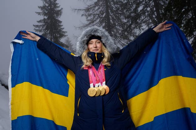 CORTINA, ITALIEN 20260315 Sveriges Ebba Arsjö poserar för ett porträtt under i Paralympics i Tofane Alpine Skiiing Center, Cortina. Hon tog fyra medaljer under Paralympics, tre guld och ett brons. CORTINA ITALIEN 2026 x10500x *** CORTINA, ITALY 20260315 Swedens Ebba Arsjö poses for a portrait during the Paralympics in Tofane Alpine Skiing Center, Cortina She won four medals during the Paralympics, three gold and one bronze CORTINA ITALY 2026 x10500x  Copyright: xMagnusxLejhall ParasportxSverige xTTx PARALYMPICS 2026 EBBA ARSJÖ