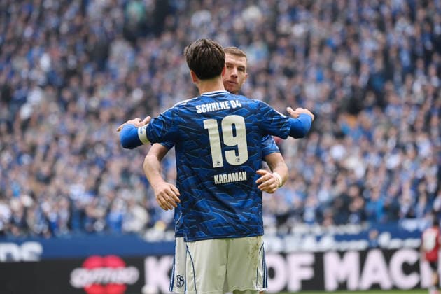 Jubel Kenan Karaman (FC Schalke 04), Edin Dzeko (FC Schalke 04), v.li. 15.03.2026, Fussball 2. Bundesliga, Saison 2025 2026, 26. Spieltag, FC Schalke 04 - Hannover 96 DFL regulations prohibit any use of photographs as image sequences and or quasi-video Gelsenkirchen Veltins Arena Nordrhein Westfalen Deutschland